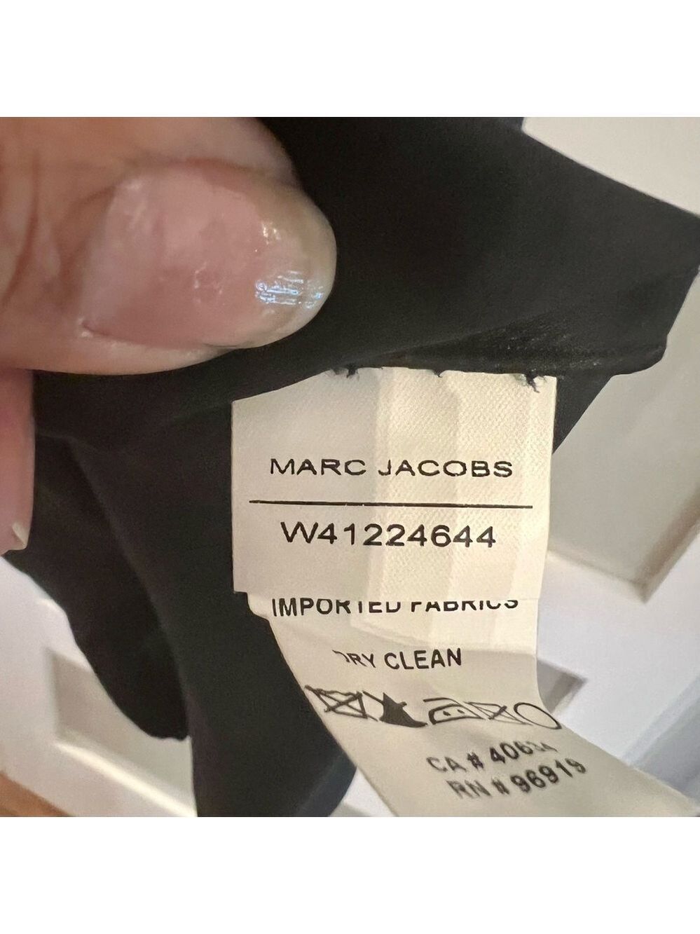 𝅺MARC JACOBS black cami top. Size 14 - Picture 10 of 10
